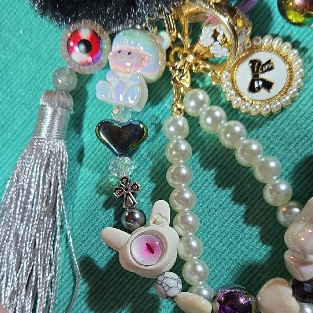 Hello Kitty Plush Dangler - Picture 5 of 13